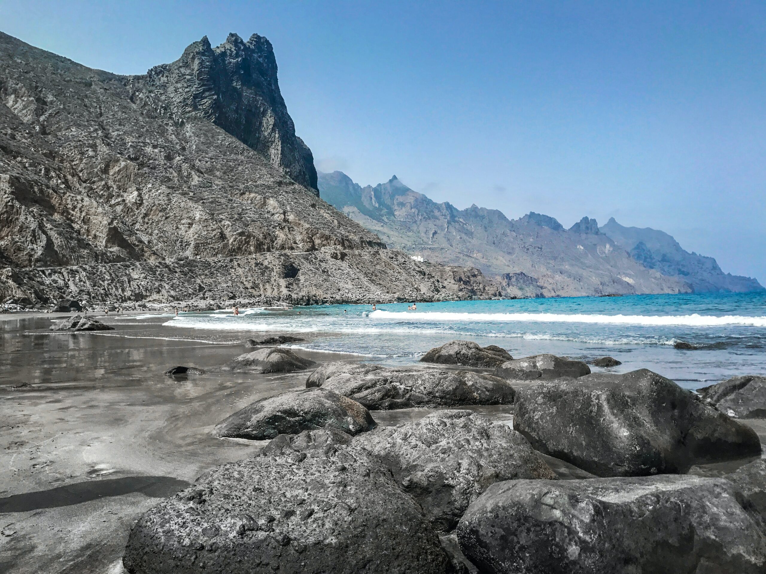 Playa Benijo Steine und Steilklippen